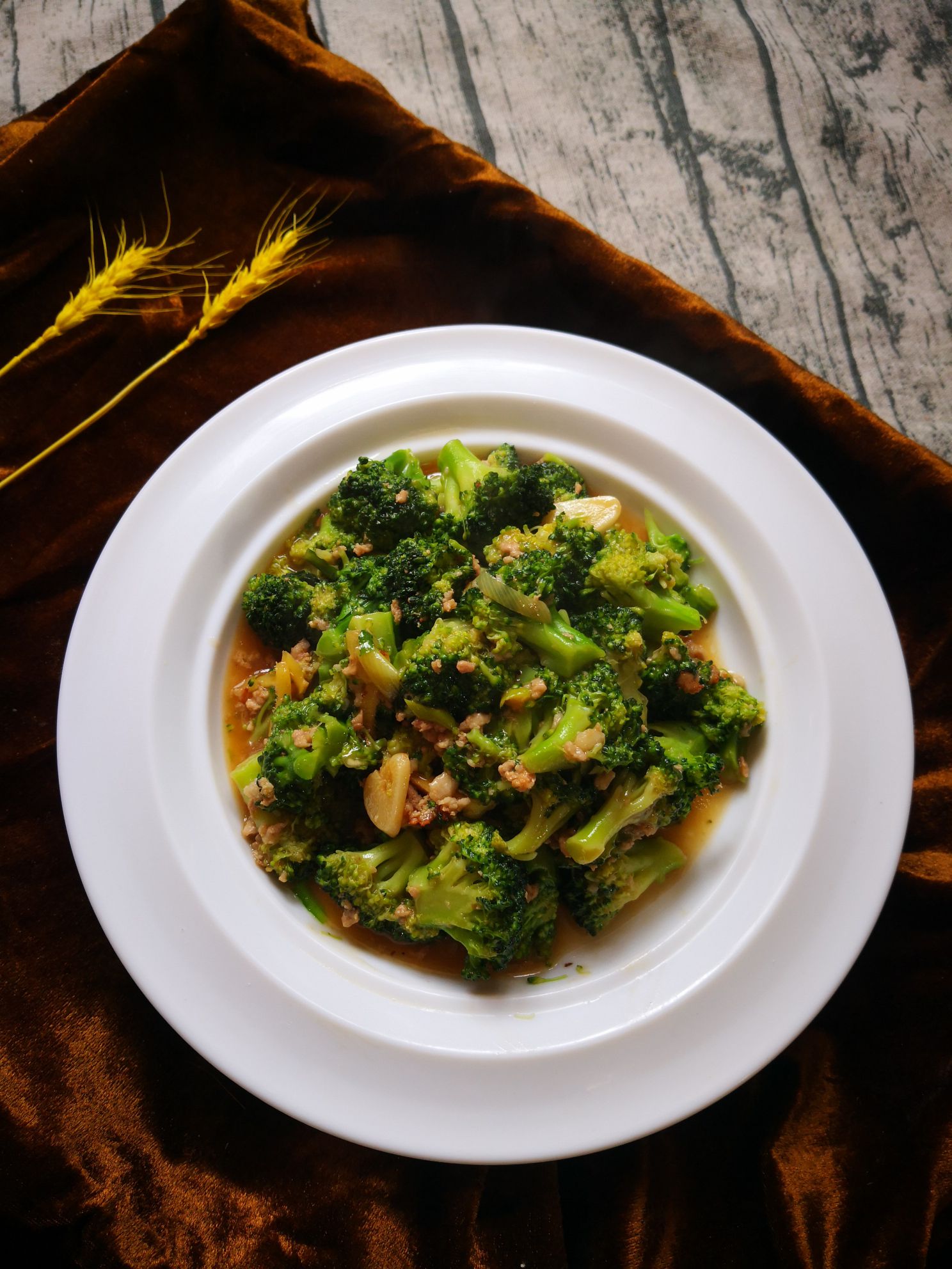 肉餡西蘭花的做法-家常味炒菜譜-易網健康養生網 肉餡西蘭花的做法-家常味炒菜譜