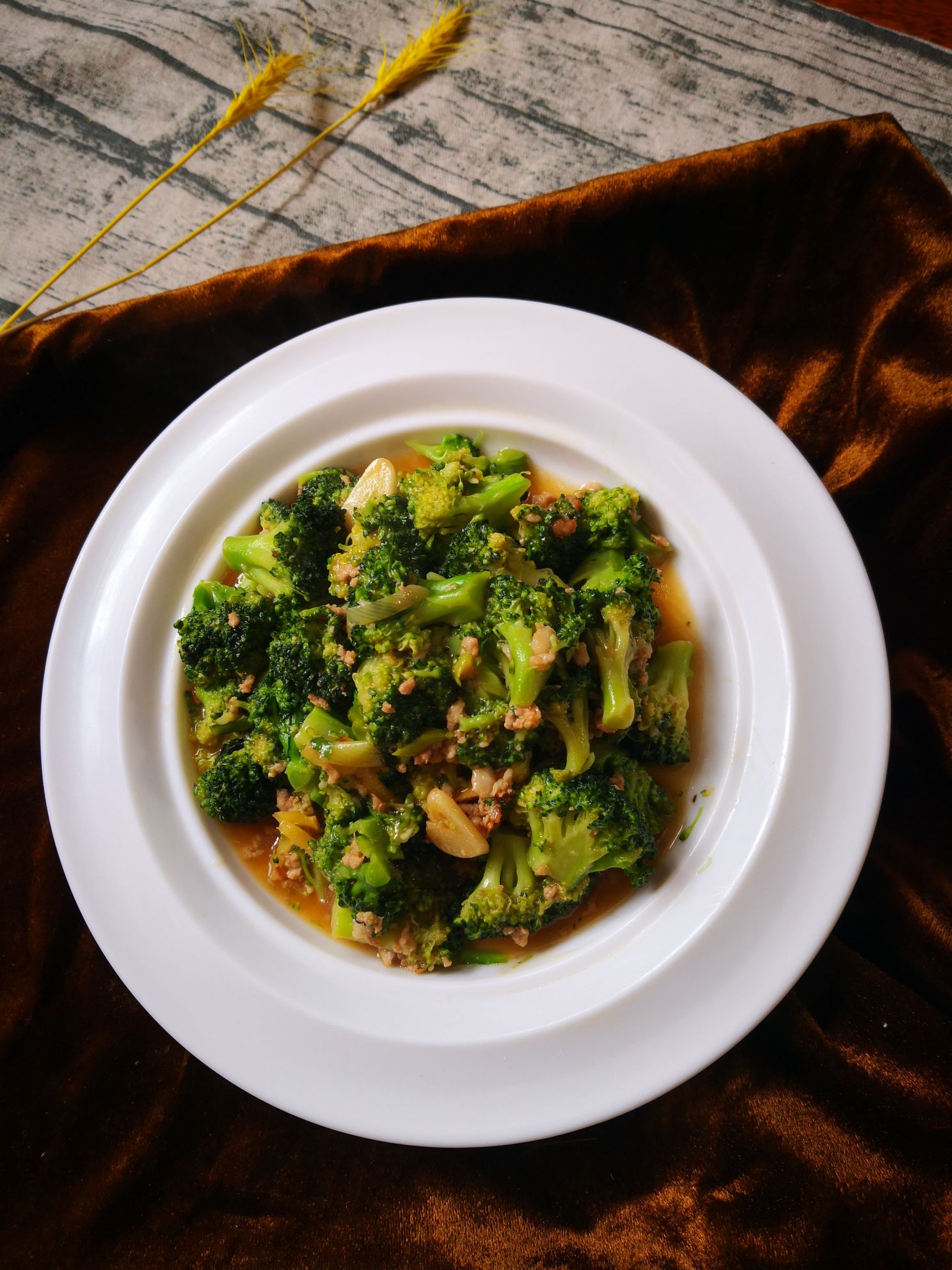 肉餡西蘭花的做法-家常味炒菜譜-易網健康養生網 肉餡西蘭花的做法-家常味炒菜譜