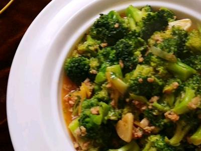 肉餡西蘭花的做法-家常味炒菜譜