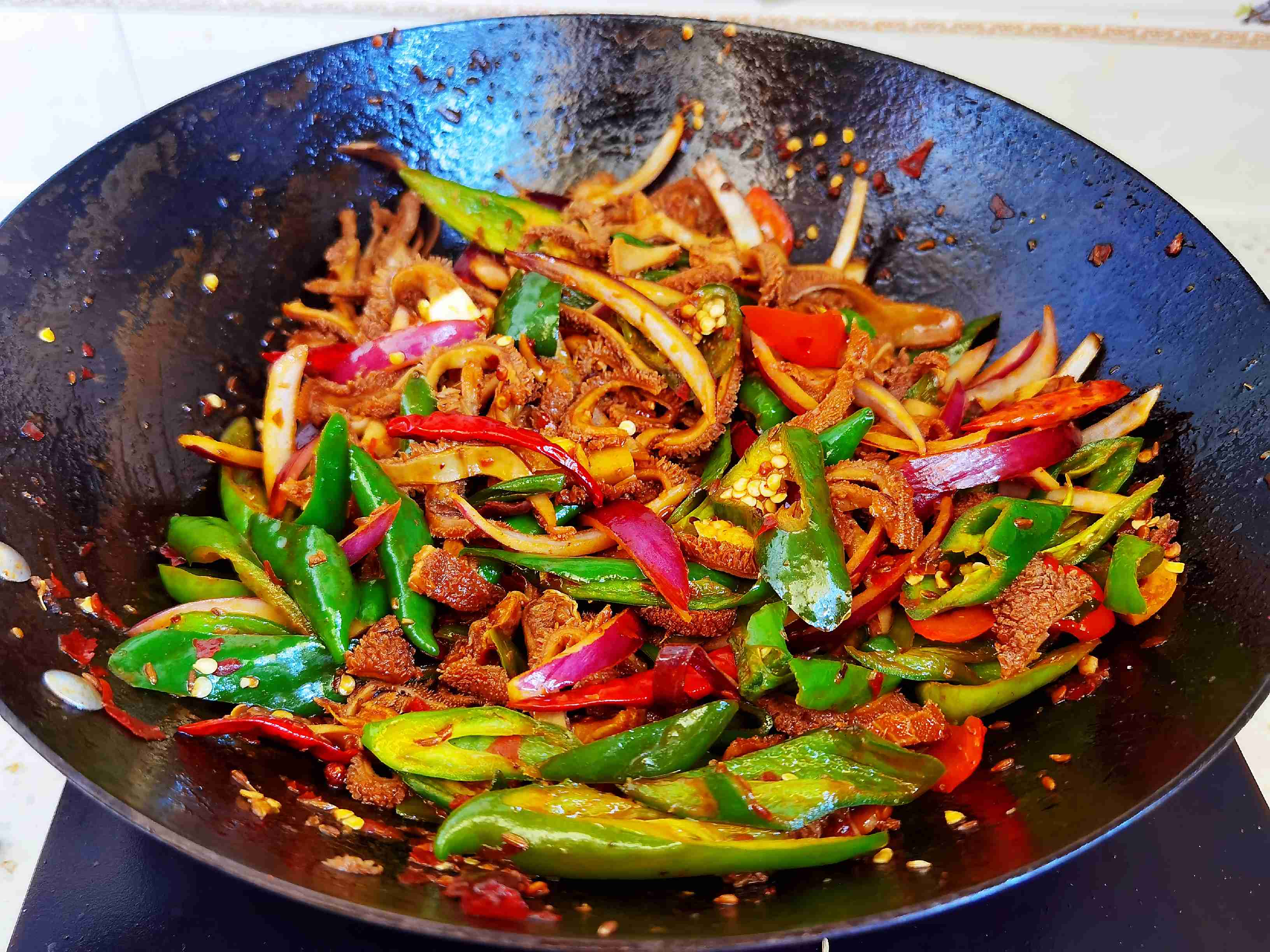 毛肚不要只來燙火鍋,做成香辣味,又嫩又脆又下飯的做法-香辣味炒菜譜-易網(wǎng)健康養(yǎng)生網(wǎng) 毛肚不要只來燙火鍋,做成香辣味,又嫩又脆又下飯的做法-香辣味炒菜譜