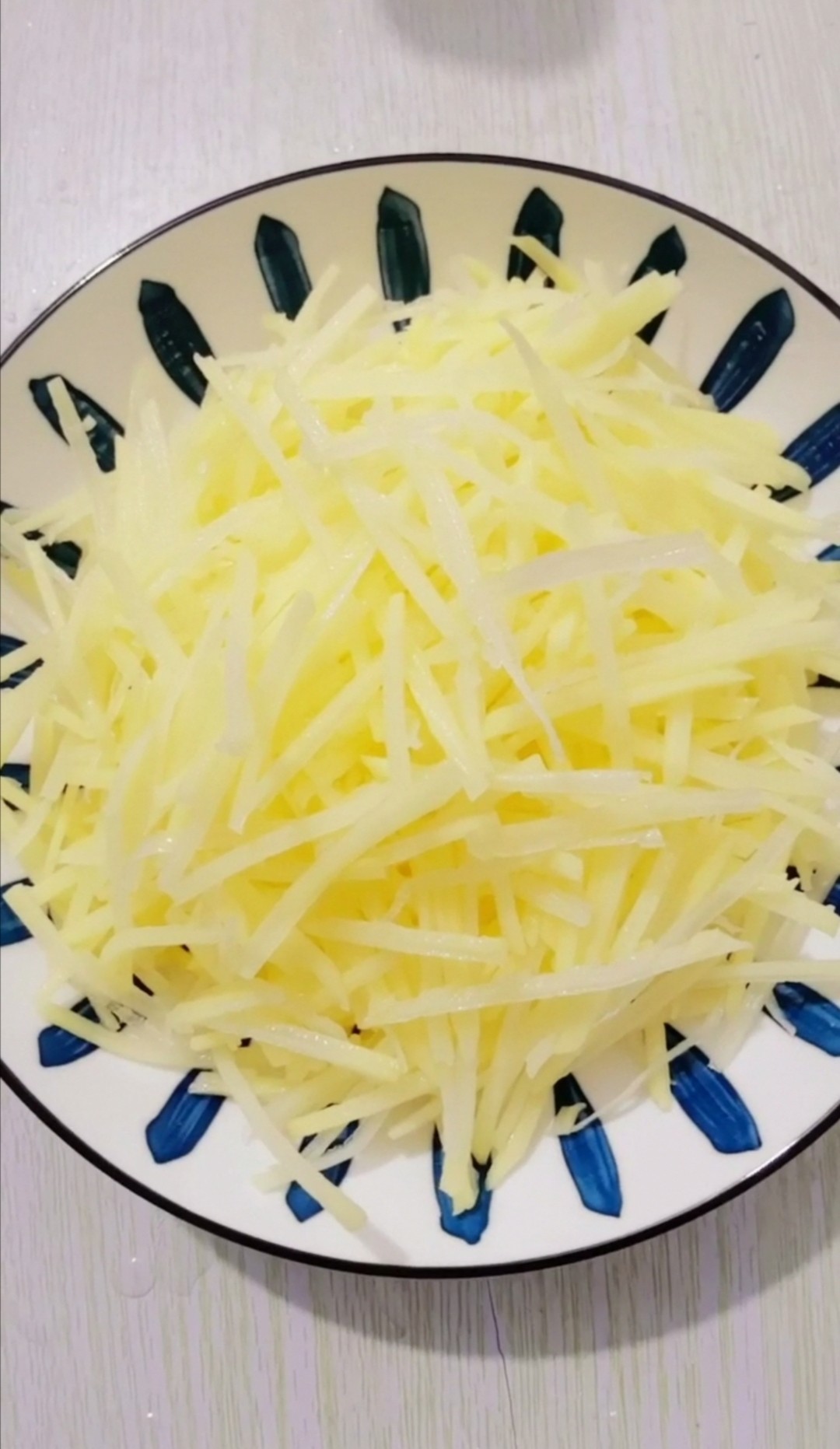 韭菜炒土豆絲的做法-咸鮮味炒菜譜-易網(wǎng)健康養(yǎng)生網(wǎng) 韭菜炒土豆絲的做法-咸鮮味炒菜譜