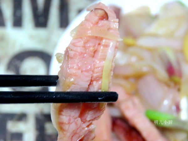 洋蔥炒臘肉的做法-家常味炒菜譜