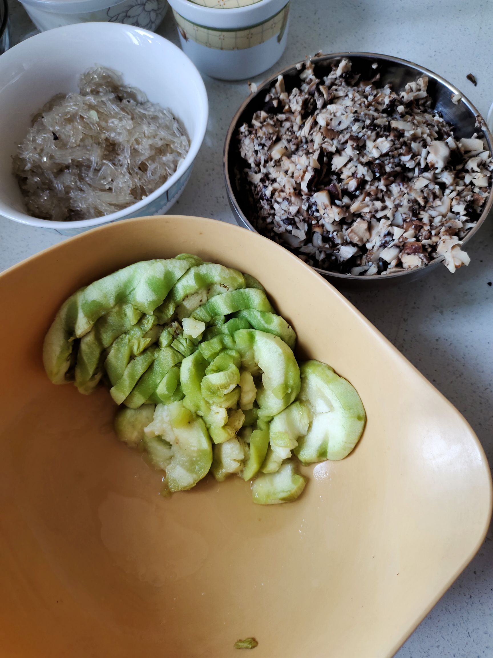 素包子的做法-家常味蒸菜譜-易網(wǎng)<a href=http://www.jsjjzhkt.cn/ target=_blank class=infotextkey>健康養(yǎng)生</a>網(wǎng) 素包子的做法-家常味蒸菜譜