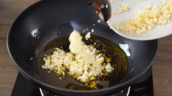 蒜蓉粉絲蒸生蠔【孔老師教做菜】的做法-家常味蒸菜譜-易網(wǎng)健康養(yǎng)生網(wǎng) 蒜蓉粉絲蒸生蠔【孔老師教做菜】的做法-家常味蒸菜譜