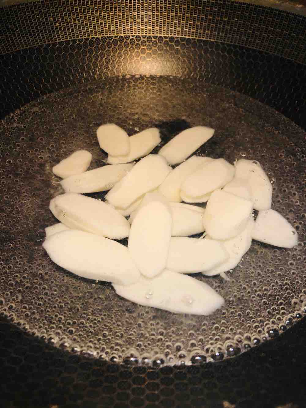 火腿山藥木耳的做法-家常味炒菜譜-易網健康養生網 火腿山藥木耳的做法-家常味炒菜譜