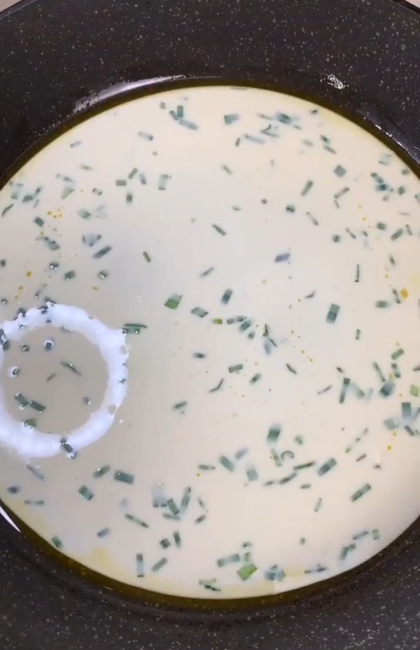 香濃牛奶雞蛋餅的做法-咸鮮味煎菜譜-易網健康養生網 香濃牛奶雞蛋餅的做法-咸鮮味煎菜譜