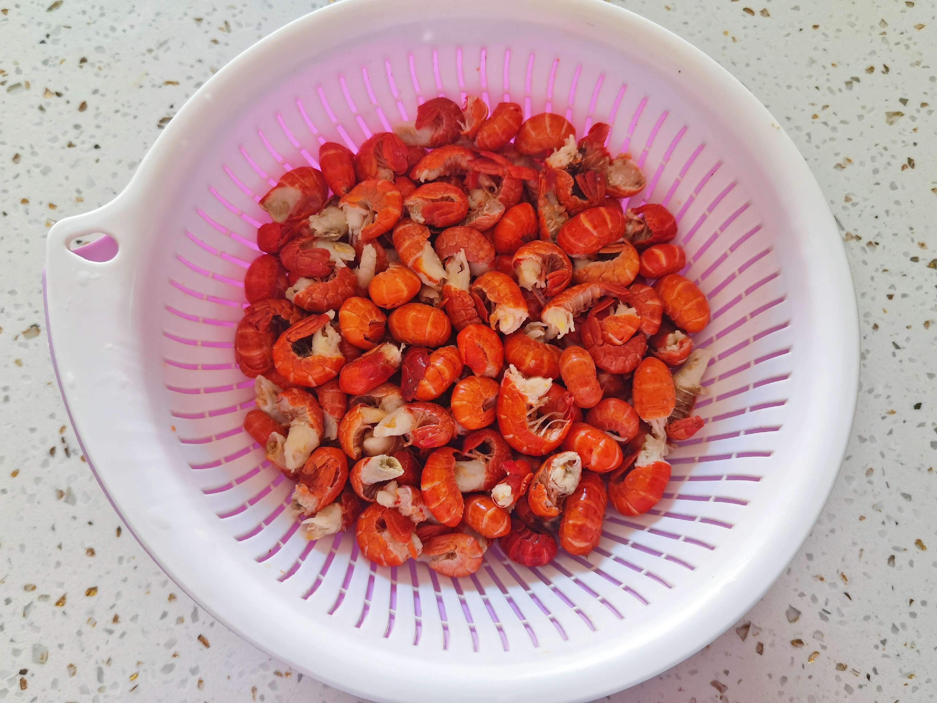 廚房小白零失敗版家常炒-蒜蓉蝦尾,只要1種料,搞定1大盤蝦尾的做法-咸鮮味炒菜譜-易網<a href=http://www.jsjjzhkt.cn/ target=_blank class=infotextkey>健康養生</a>網 廚房小白零失敗版家常炒-蒜蓉蝦尾,只要1種料,搞定1大盤蝦尾的做法-咸鮮味炒菜譜