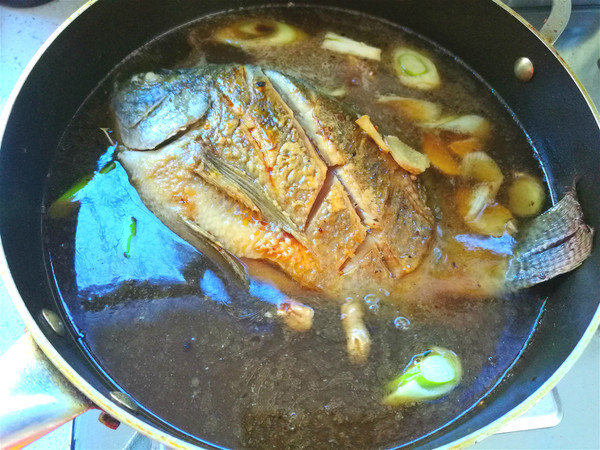 醬燜羅非魚的做法-醬香味燜菜譜-易網健康養生網 醬燜羅非魚的做法-醬香味燜菜譜