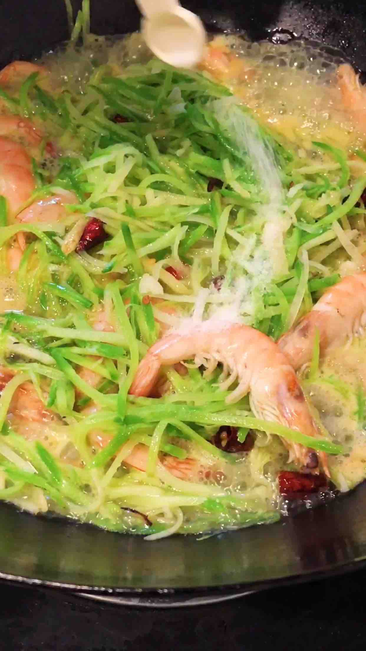 蘿卜絲蝦的做法-咸鮮味炒菜譜-易網健康養生網 蘿卜絲蝦的做法-咸鮮味炒菜譜