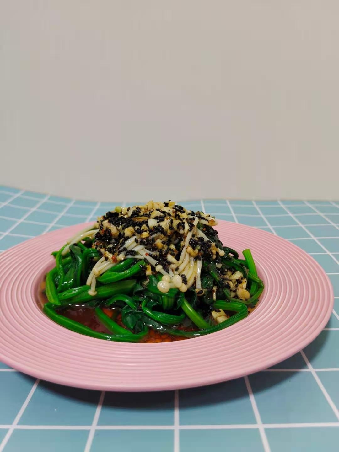 酸香開胃的涼拌菠菜的做法-家常味拌菜譜