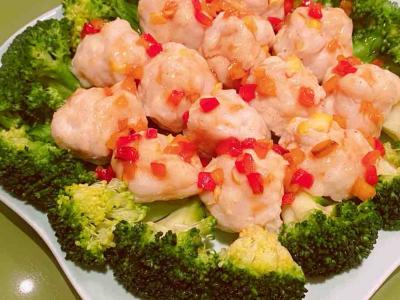 自制粟米魚丸拌西蘭花的做法-家常味蒸菜譜