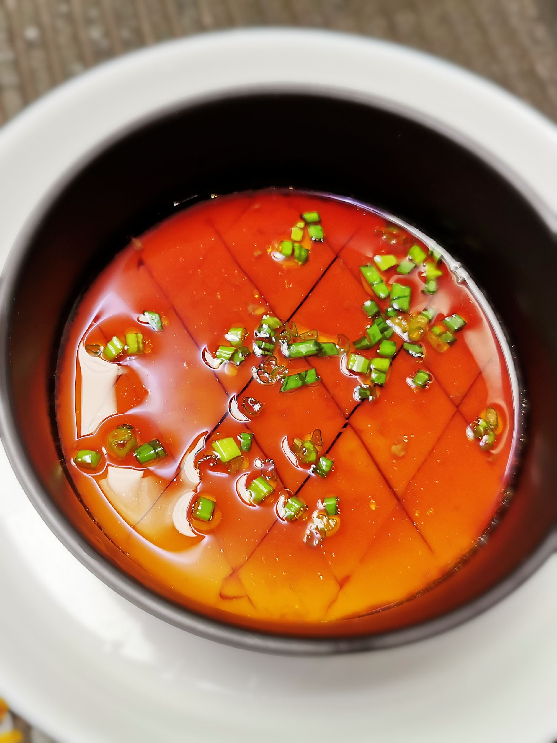 蒸水蛋香滑軟嫩的關(guān)鍵是雞蛋與水的比例,一個蛋殼就可以搞定的做法-咸鮮味蒸菜譜-易網(wǎng)健康養(yǎng)生網(wǎng) 蒸水蛋香滑軟嫩的關(guān)鍵是雞蛋與水的比例,一個蛋殼就可以搞定的做法-咸鮮味蒸菜譜