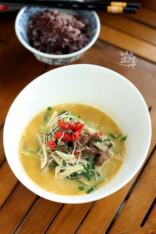 金湯水煮牛肉的做法-酸辣味炒菜譜-易網健康養生網 金湯水煮牛肉的做法-酸辣味炒菜譜