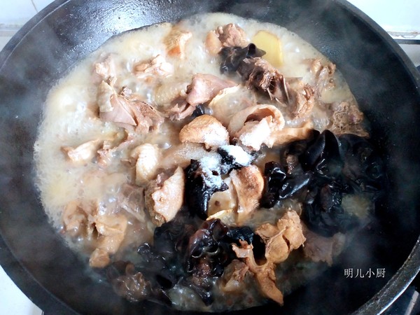 大盤雞的做法-家常味燉菜譜-易網健康養生網 大盤雞的做法-家常味燉菜譜