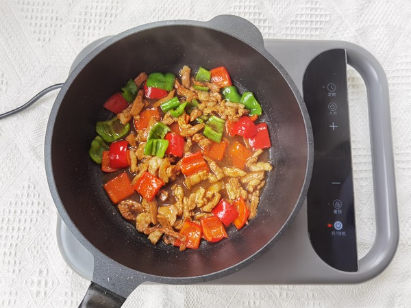 微辣鮮嫩的下飯菜,青紅椒炒肉絲的做法-咸鮮味炒菜譜-易網健康養生網 微辣鮮嫩的下飯菜,青紅椒炒肉絲的做法-咸鮮味炒菜譜