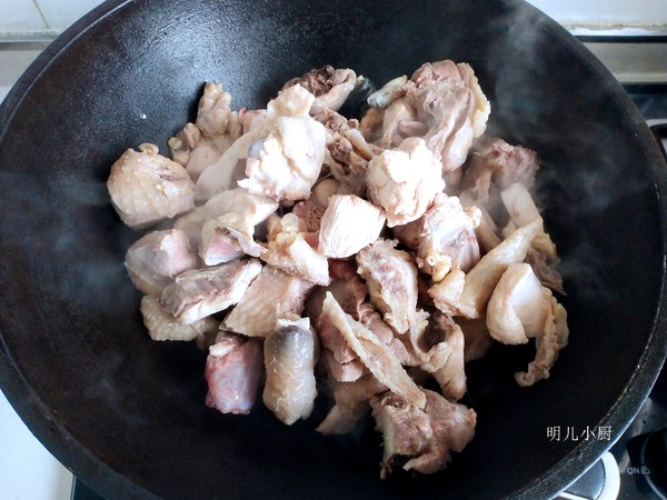 大盤雞的做法-家常味燉菜譜-易網健康養生網 大盤雞的做法-家常味燉菜譜