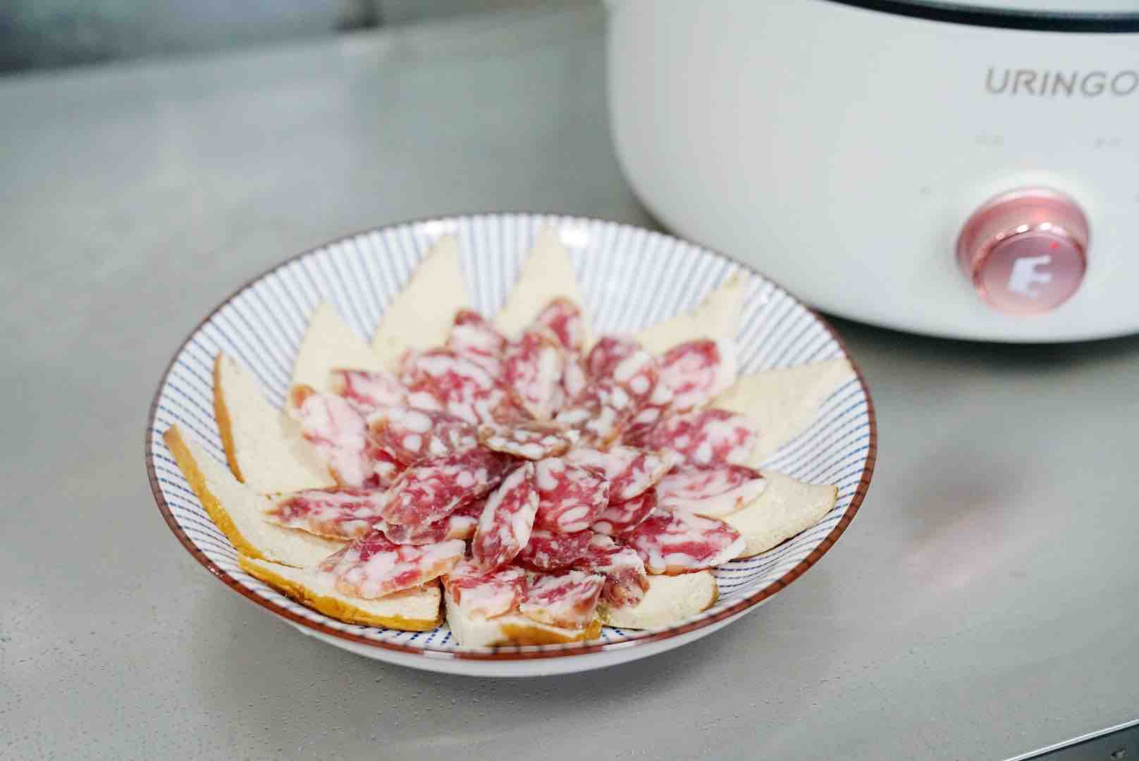 香干子蒸臘腸的做法-家常味蒸菜譜-易網健康養生網 香干子蒸臘腸的做法-家常味蒸菜譜
