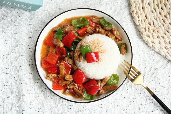 微辣鮮嫩的下飯菜,青紅椒炒肉絲的做法-咸鮮味炒菜譜-易網健康養生網 微辣鮮嫩的下飯菜,青紅椒炒肉絲的做法-咸鮮味炒菜譜