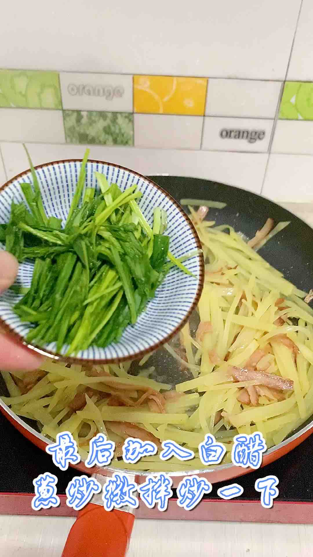 午餐肉炒土豆絲的做法-家常味炒菜譜