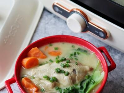 鮮掉眉毛的雞湯粉條的做法-咸鮮味煮菜譜