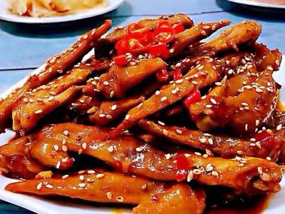 香辣雞翅尖的做法-香辣味燉菜譜