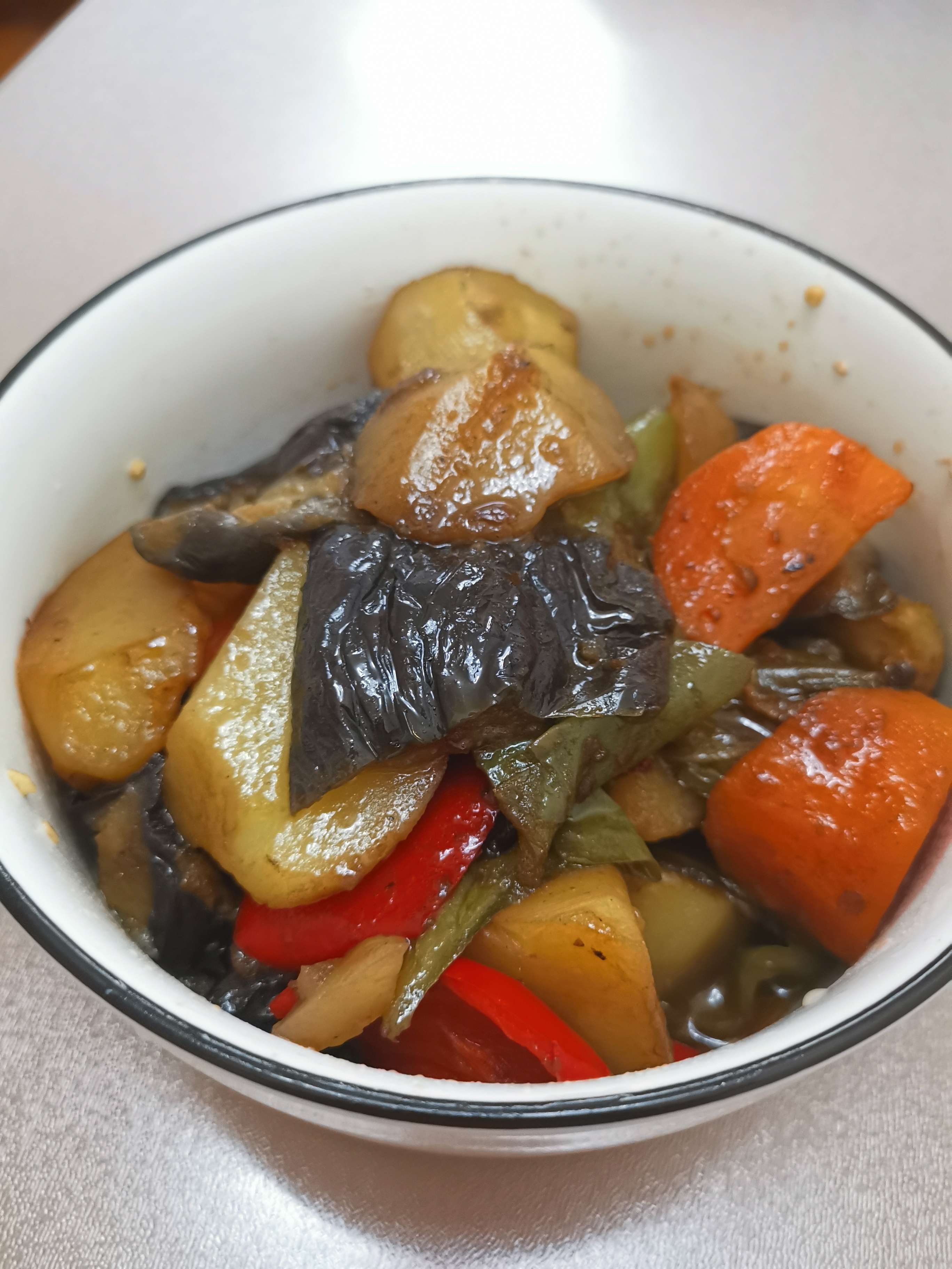 多了胡蘿卜的地三鮮的做法-家常味炒菜譜