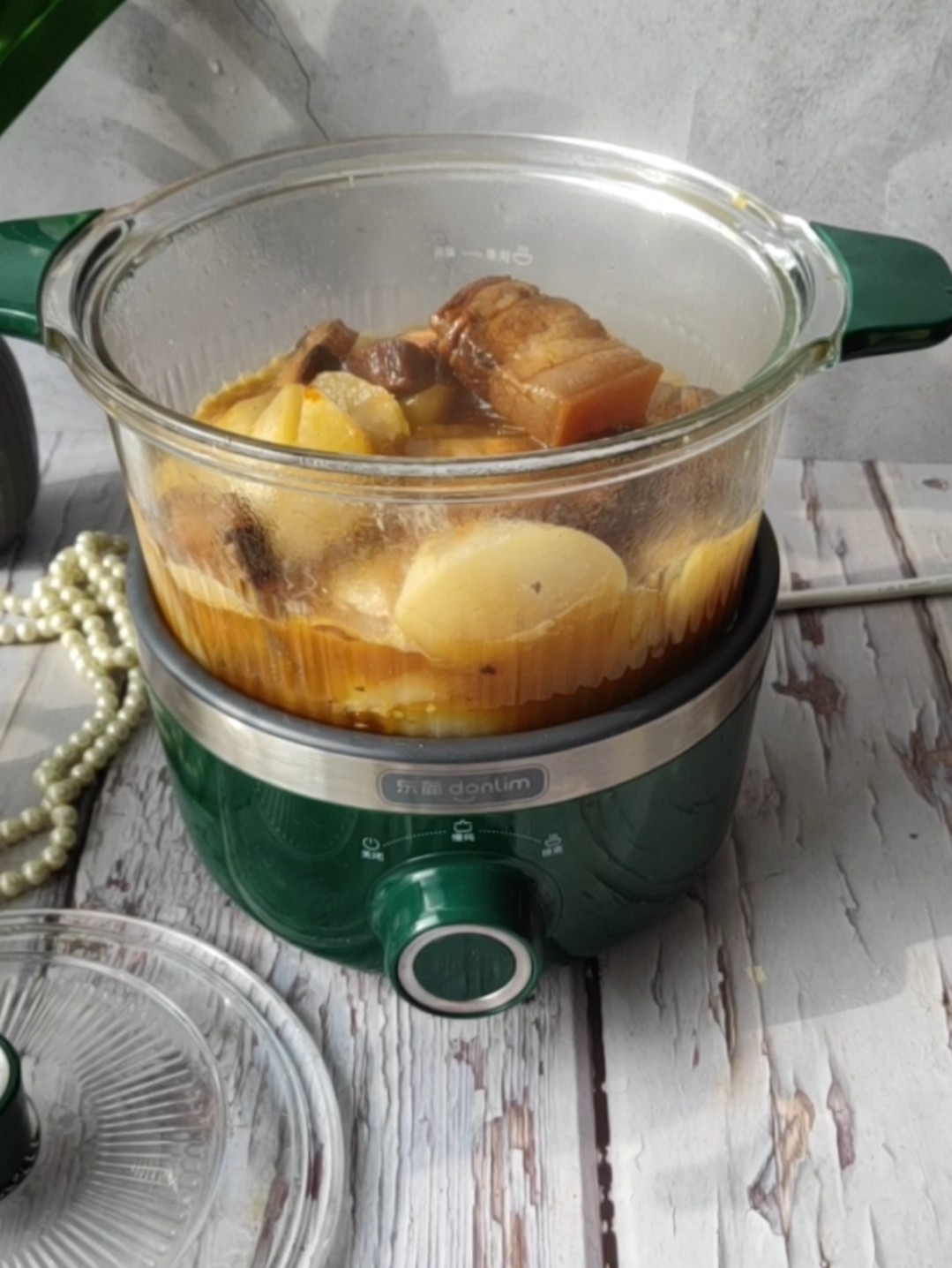 冬天就吃美味有營養的臘肉煨蘿卜的做法-咸鮮味燉菜譜-易網健康養生網 冬天就吃美味有營養的臘肉煨蘿卜的做法-咸鮮味燉菜譜