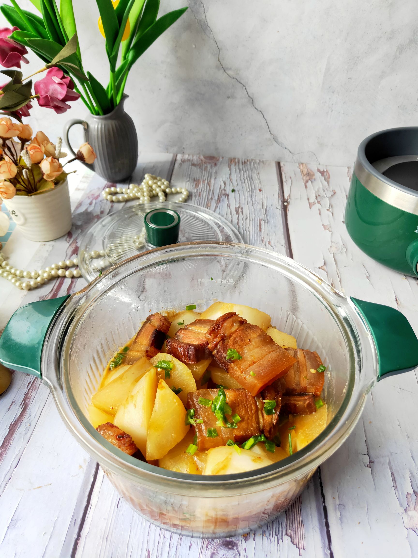 冬天就吃美味有營養的臘肉煨蘿卜的做法-咸鮮味燉菜譜-易網健康養生網 冬天就吃美味有營養的臘肉煨蘿卜的做法-咸鮮味燉菜譜