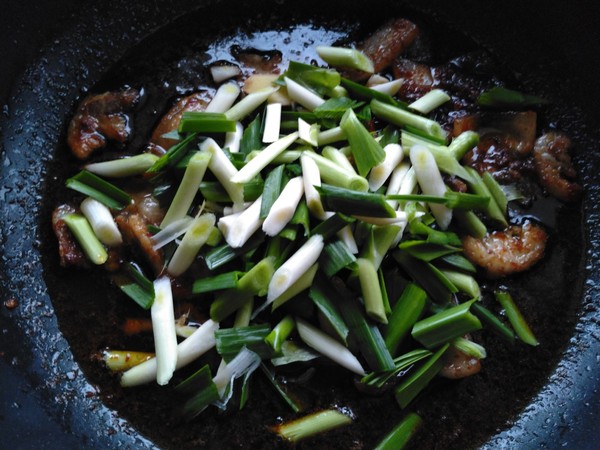 家常蒜苗回鍋肉的做法-家常味炒菜譜