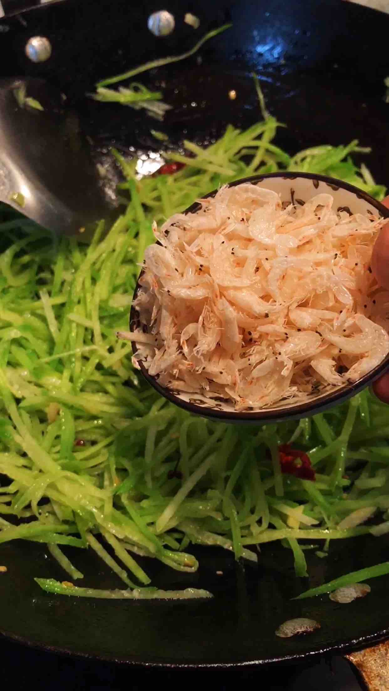 蘿卜絲炒蝦皮的做法-家常味炒菜譜-易網(wǎng)健康養(yǎng)生網(wǎng) 蘿卜絲炒蝦皮的做法-家常味炒菜譜