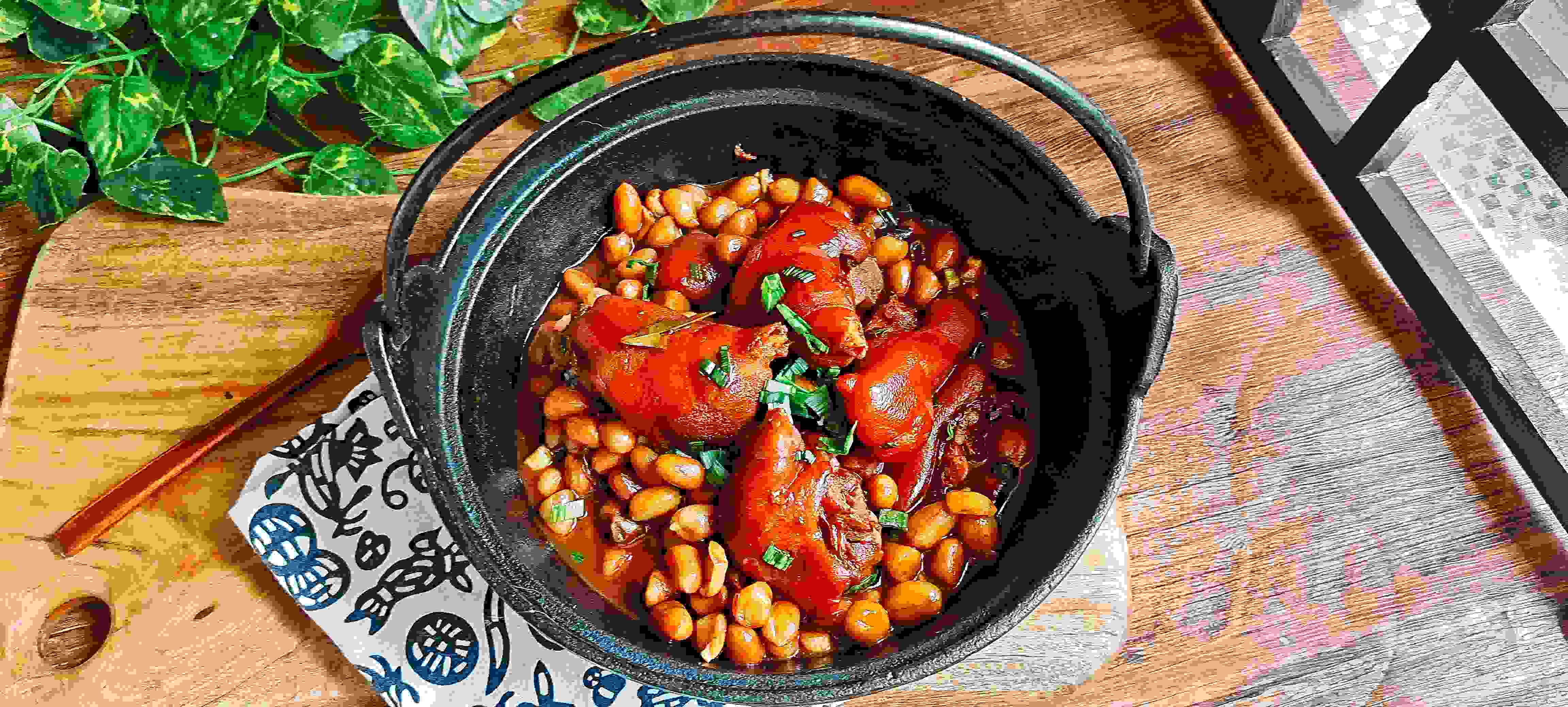 豬蹄這樣做,軟嫩香爛越啃越過癮…腐乳花生燉豬蹄的做法-咸鮮味燉菜譜-易網健康養生網 豬蹄這樣做,軟嫩香爛越啃越過癮…腐乳花生燉豬蹄的做法-咸鮮味燉菜譜