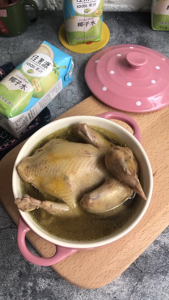 鮮甜美味的鴿子湯，這樣做滋補(bǔ)又養(yǎng)顏，冬天必備養(yǎng)生飲品！的做法-家常味燉菜譜