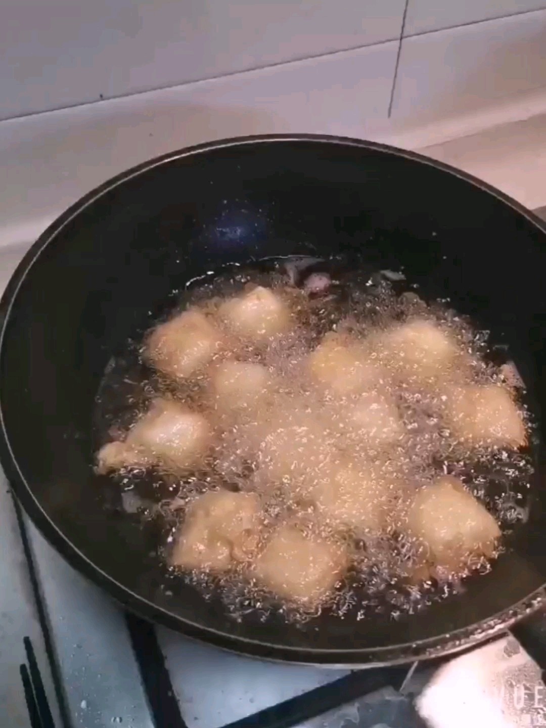 雞蛋裹油豆腐的做法-家常味炸菜譜-易網健康養生網 雞蛋裹油豆腐的做法-家常味炸菜譜