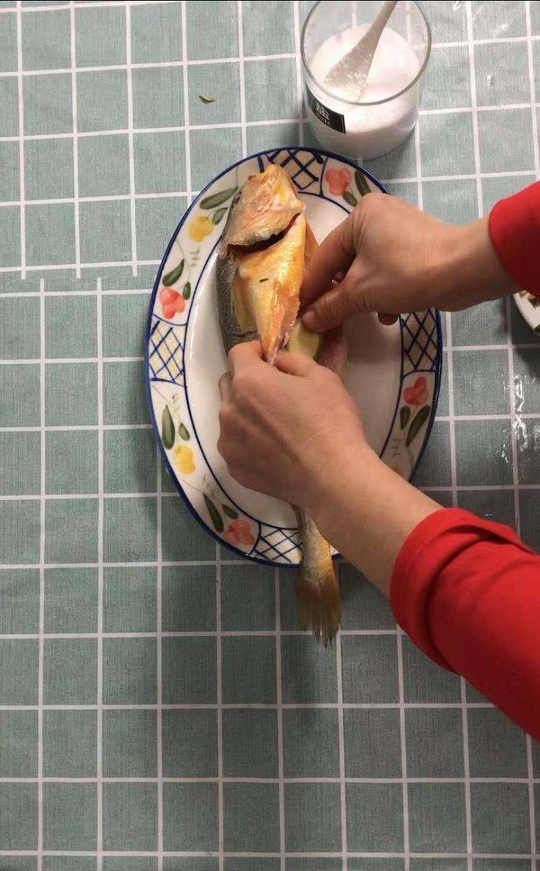 黃花魚這燕蒸嫩而不腥的做法-家常味蒸菜譜-易網健康養生網 黃花魚這燕蒸嫩而不腥的做法-家常味蒸菜譜