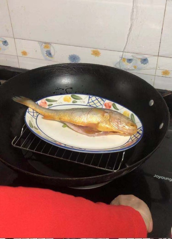 黃花魚這燕蒸嫩而不腥的做法-家常味蒸菜譜-易網健康養生網 黃花魚這燕蒸嫩而不腥的做法-家常味蒸菜譜