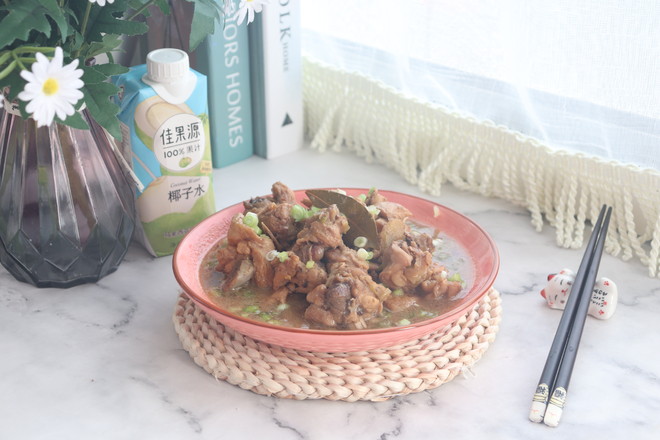 椰汁燉雞︱簡單上手鮮美多汁的做法-家常味燉菜譜-易網健康養生網 椰汁燉雞︱簡單上手鮮美多汁的做法-家常味燉菜譜