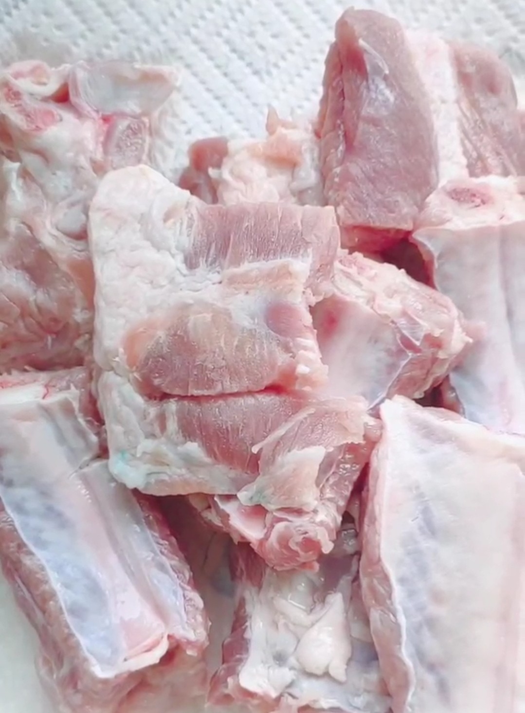 椒鹽烤排骨的做法-咸鮮味烤菜譜-易網(wǎng)<a href=http://www.jsjjzhkt.cn/ target=_blank class=infotextkey>健康養(yǎng)生</a>網(wǎng) 椒鹽烤排骨的做法-咸鮮味烤菜譜