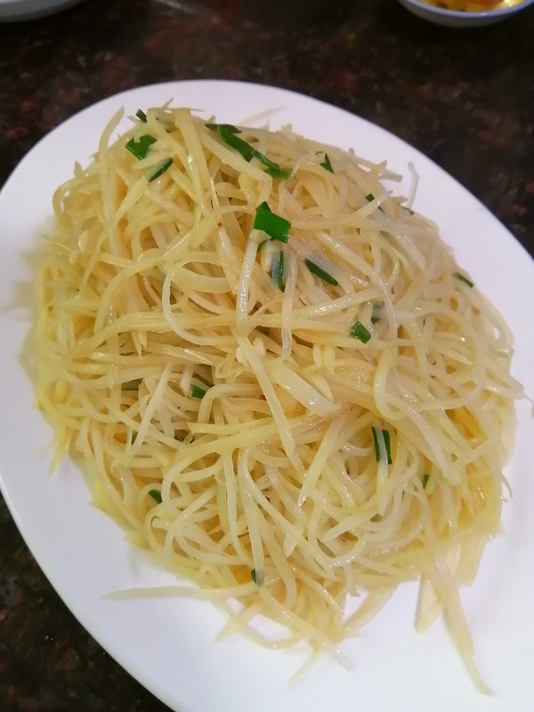 跟著大咖學做美食~~醋溜土豆絲的做法-酸味炒菜譜-易網健康養生網 跟著大咖學做美食~~醋溜土豆絲的做法-酸味炒菜譜