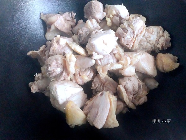 木耳燉雞的做法-家常味燉菜譜