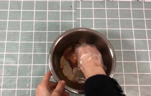 圣誕花環雞扒的做法-香辣味煎菜譜-易網健康養生網 圣誕花環雞扒的做法-香辣味煎菜譜