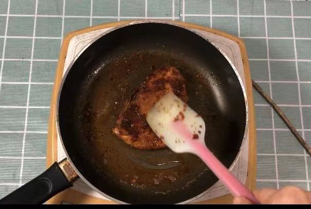 圣誕花環雞扒的做法-香辣味煎菜譜-易網健康養生網 圣誕花環雞扒的做法-香辣味煎菜譜