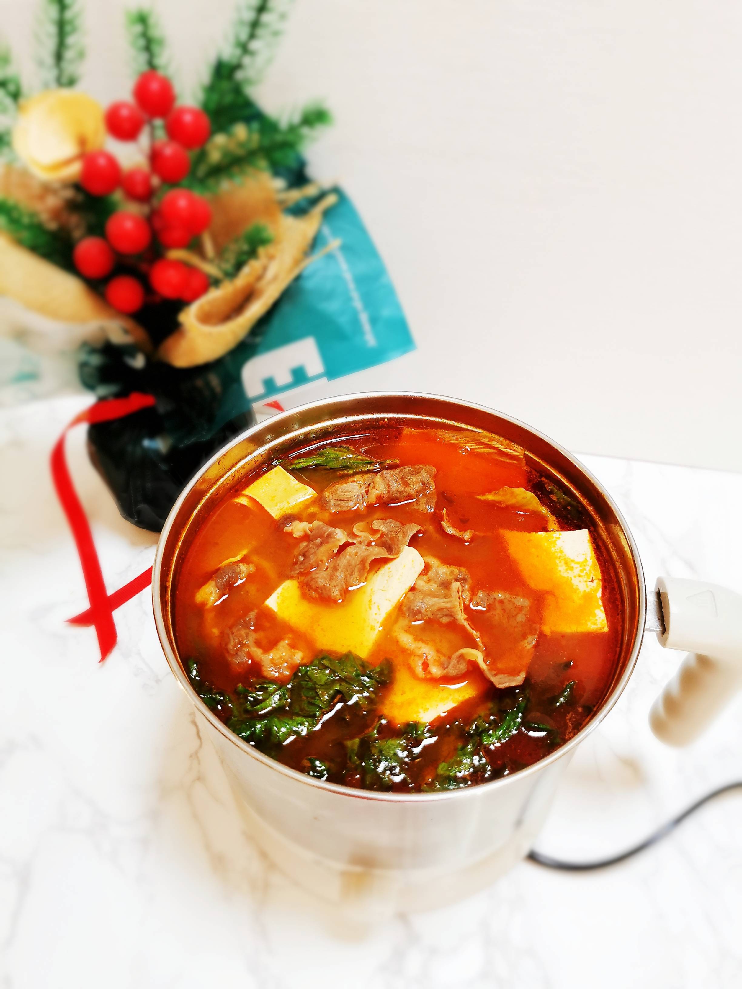 冬天最合適一個人吃的:番茄肥牛豆腐煲的做法-其它口味煮菜譜-易網(wǎng)健康養(yǎng)生網(wǎng) 冬天最合適一個人吃的:番茄肥牛豆腐煲的做法-其它口味煮菜譜