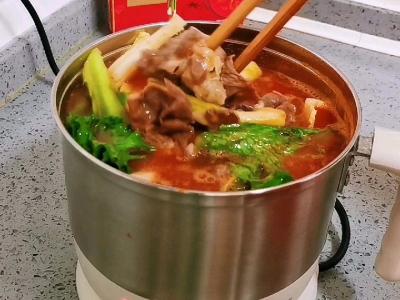 冬天最合適一個人吃的：番茄肥牛豆腐煲的做法-其它口味煮菜譜