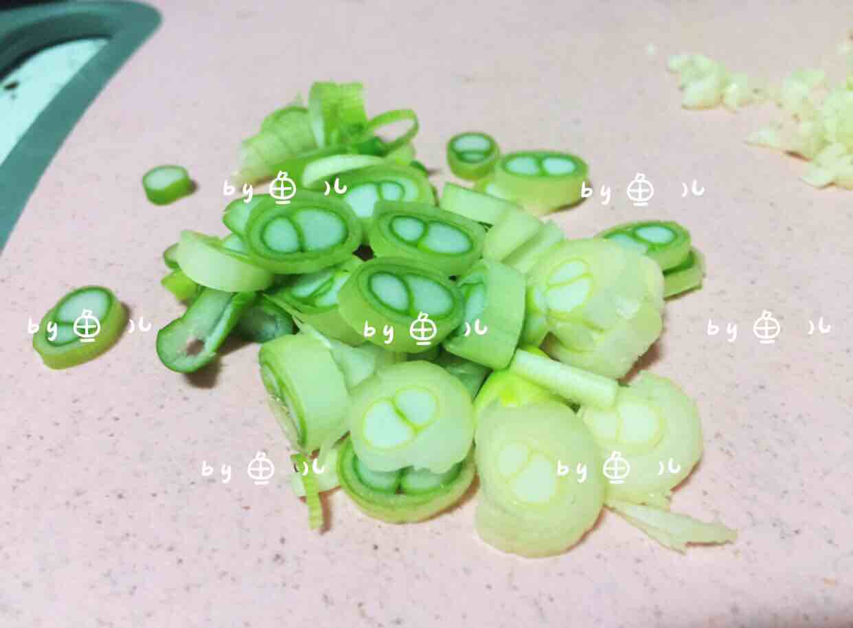 紅燒肉燉土豆酸菜的做法-家常味燉菜譜