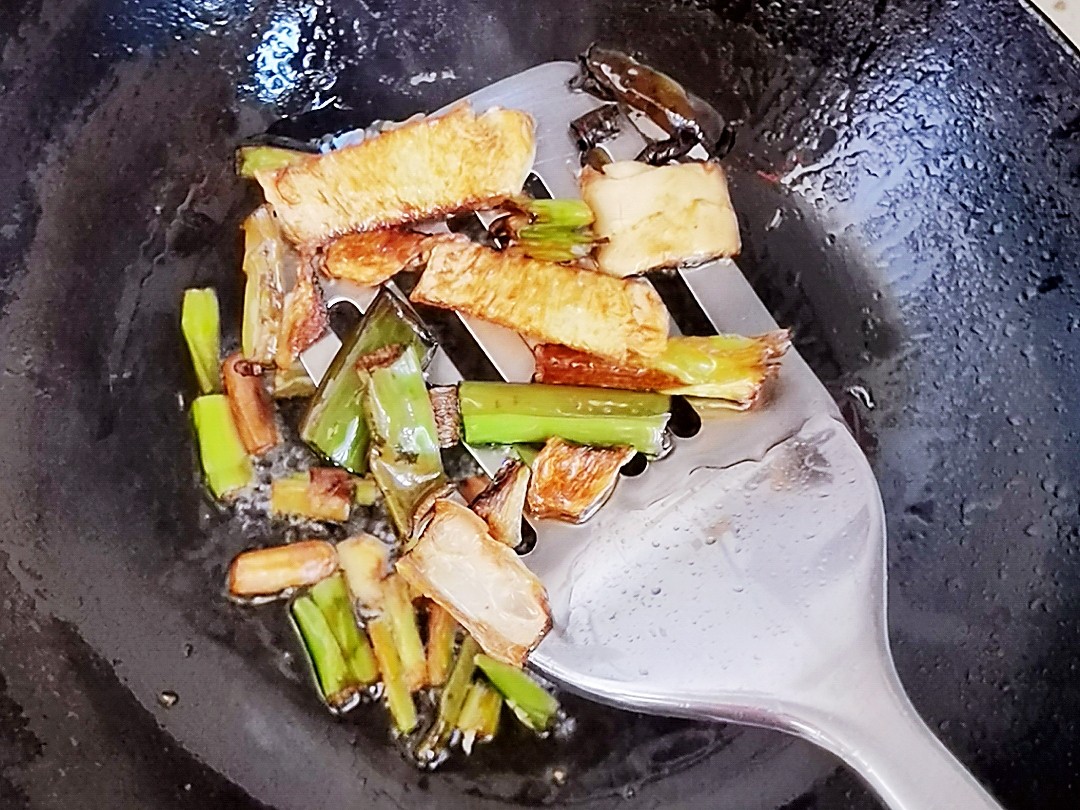 懶人版蔥油雞腿,做法簡單,鮮嫩多汁超下飯的做法-咸鮮味燉菜譜-易網健康養生網 懶人版蔥油雞腿,做法簡單,鮮嫩多汁超下飯的做法-咸鮮味燉菜譜