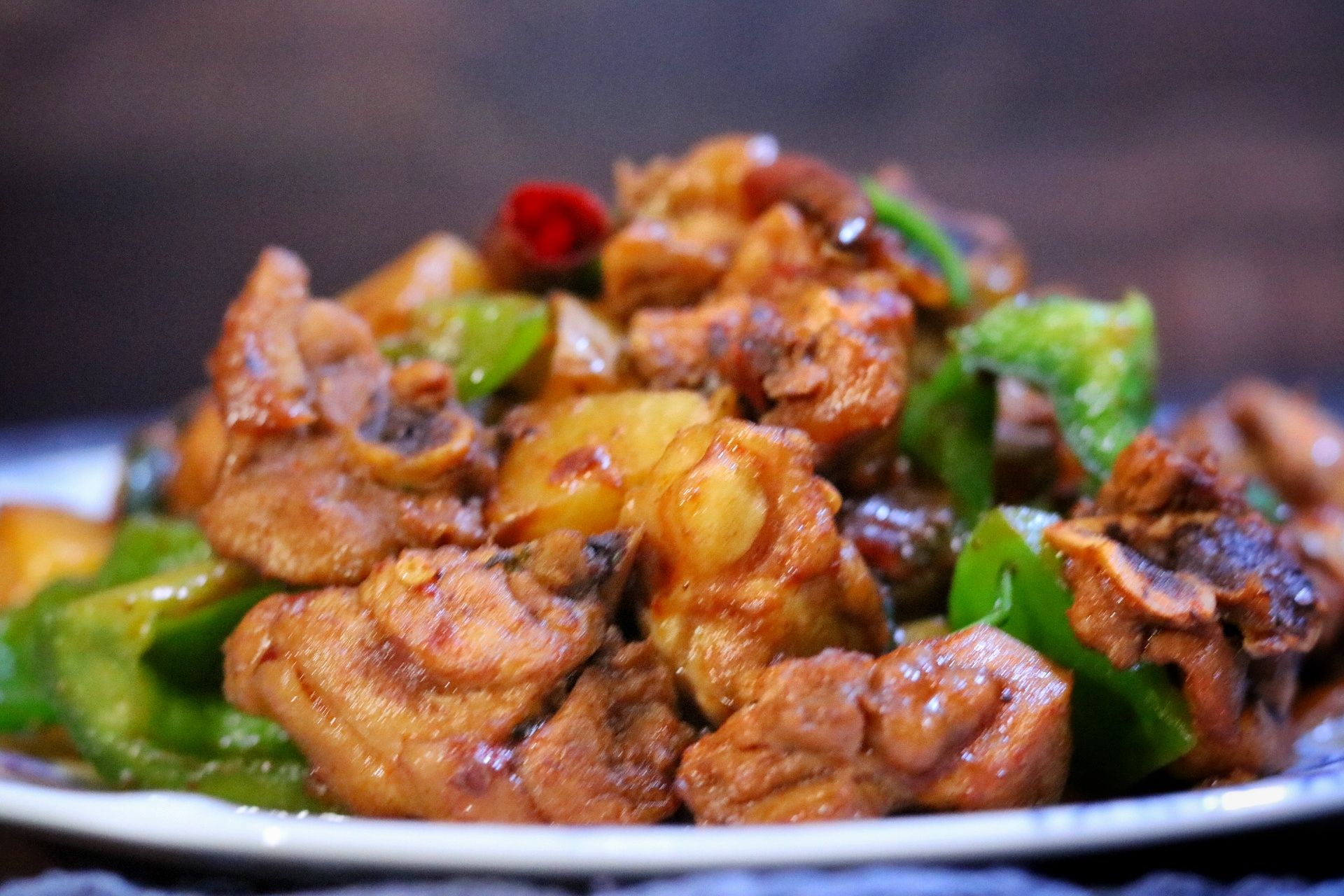 麻辣土豆雞的做法-香辣味炒菜譜