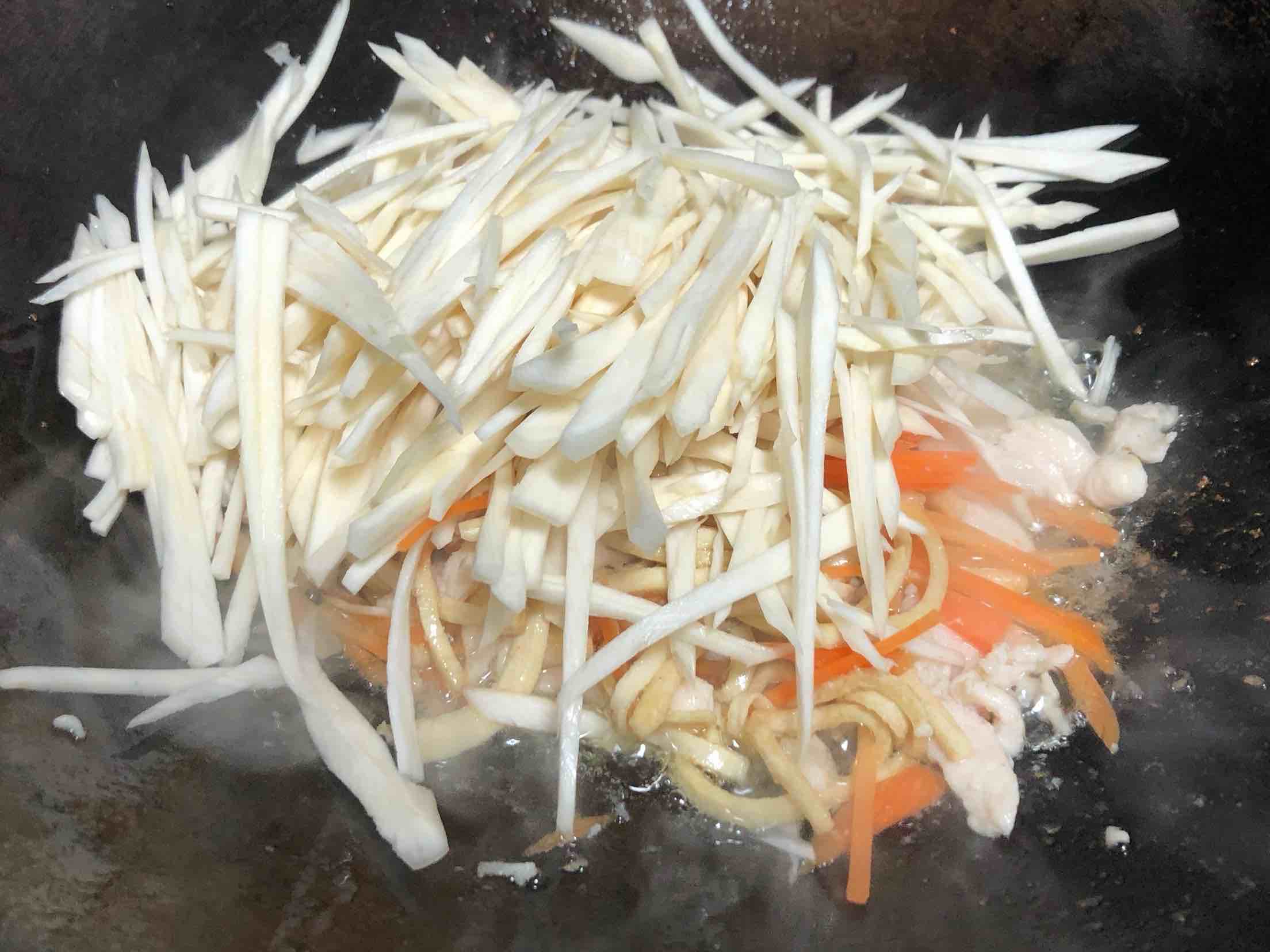 茭瓜炒雞絲的做法-家常味炒菜譜-易網健康養生網 茭瓜炒雞絲的做法-家常味炒菜譜