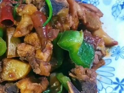 西蘭花炒木耳的做法-咸鮮味炒菜譜