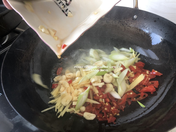 香嫩炒豬肝的做法-家常味炒菜譜-易網(wǎng)健康養(yǎng)生網(wǎng) 香嫩炒豬肝的做法-家常味炒菜譜