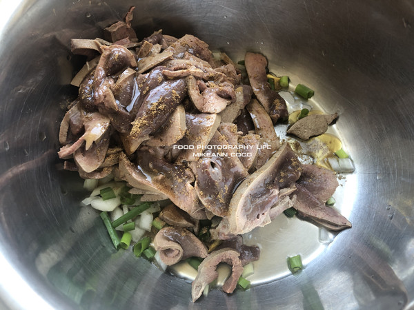 香嫩炒豬肝的做法-家常味炒菜譜-易網(wǎng)健康養(yǎng)生網(wǎng) 香嫩炒豬肝的做法-家常味炒菜譜